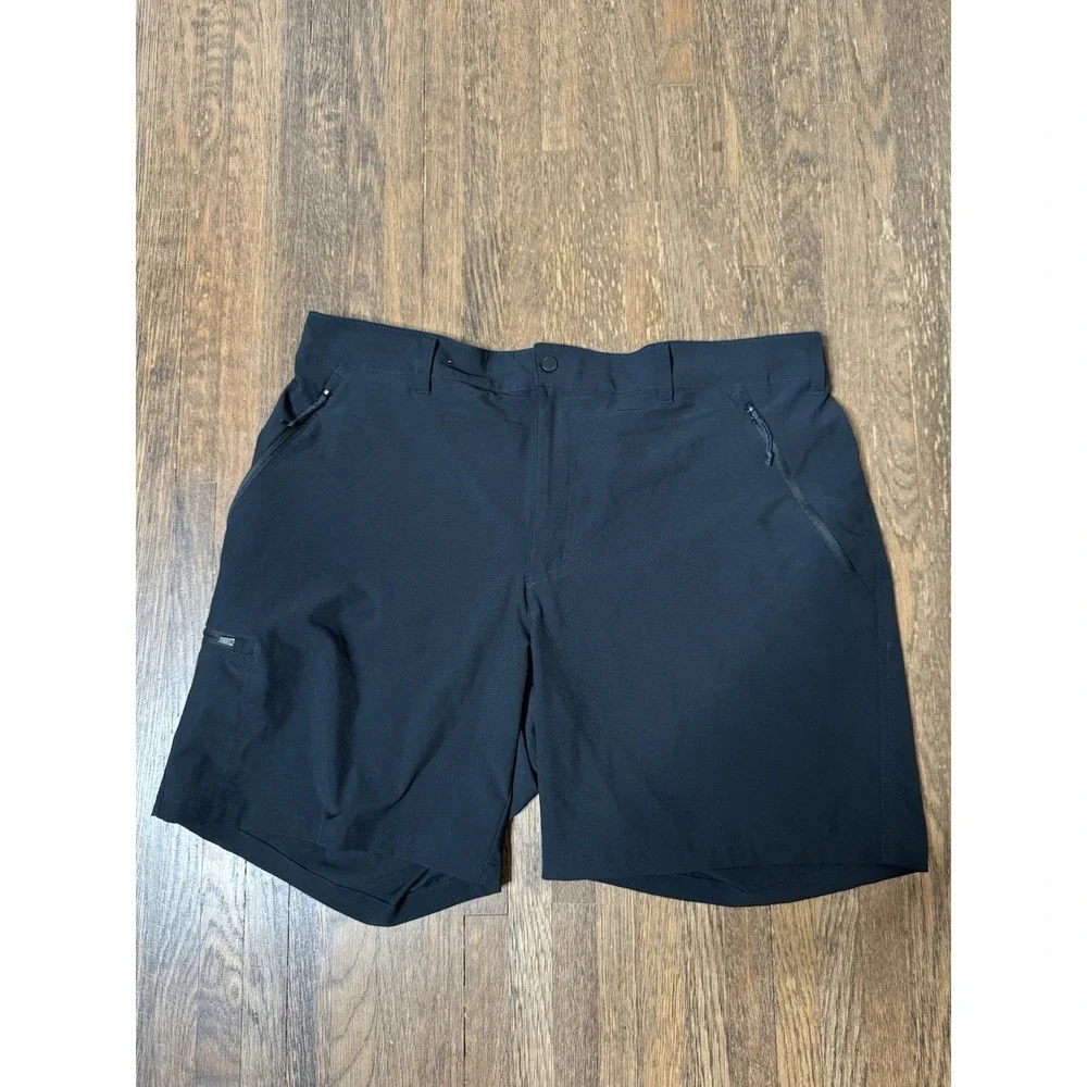 Columbia Mens 42 Black Performance Active Hiking Shorts Stretch Cargo Zip Pocket